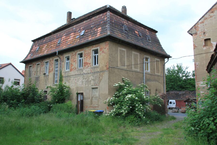 Zwei denkmalgeschützte Sanierungsobjekte auf über 8.000 m² Grundstück in Pegau bei Leipzig, 04523 Pegau, Mehrfamilienhaus