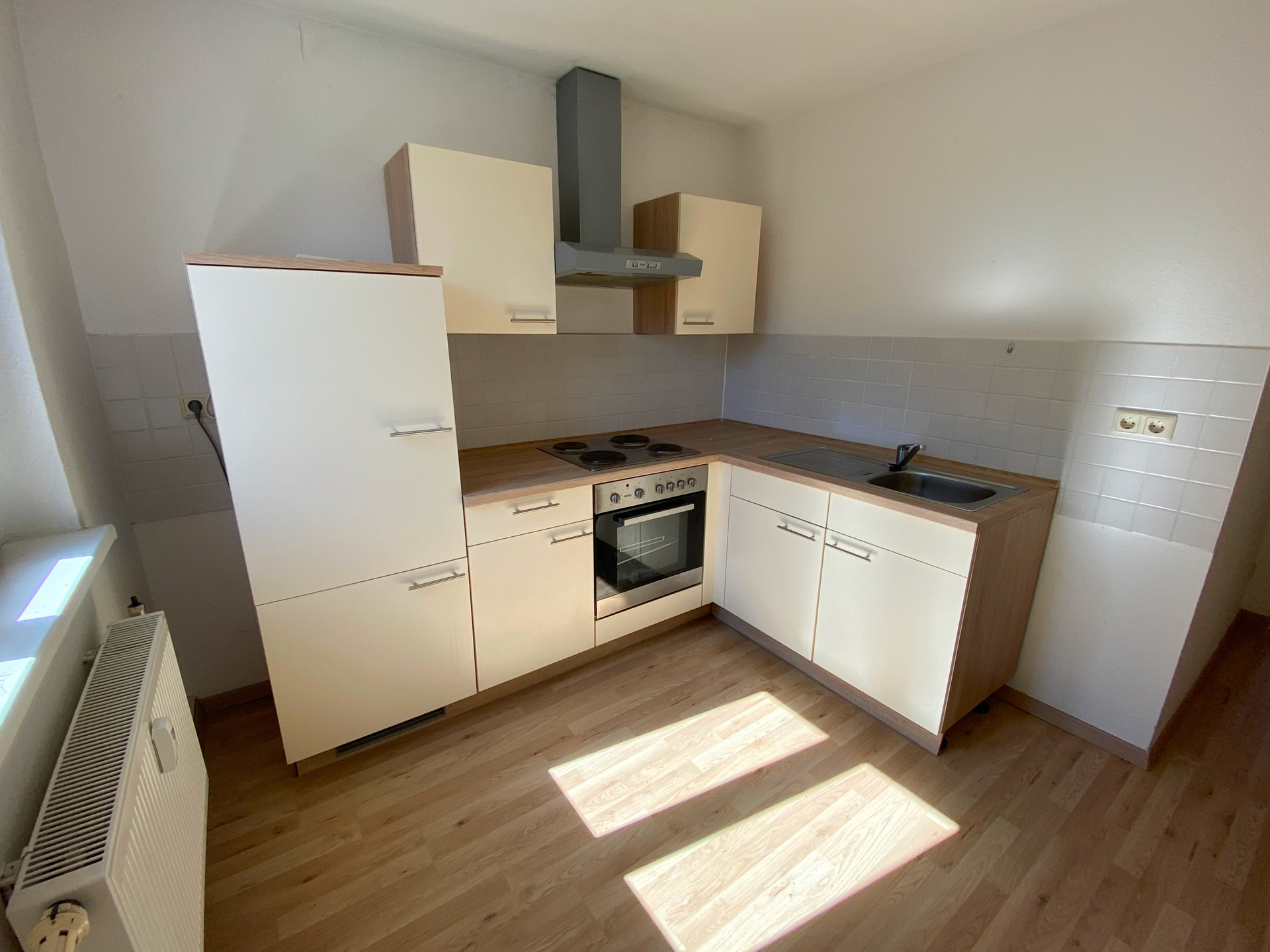Ihr persönliches Refugium: 3-Zimmer-Wohnung mit Balkon und Einbauküche in Leipzig-Kleinzschocher - Einbaukueche