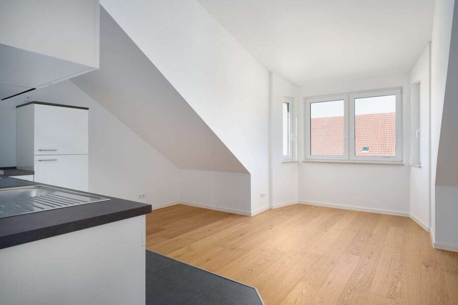 3-Zimmer-Dachgeschosswohnung mit 2 Balkonen & Einbauküche!, 04129 Leipzig, Wohnung