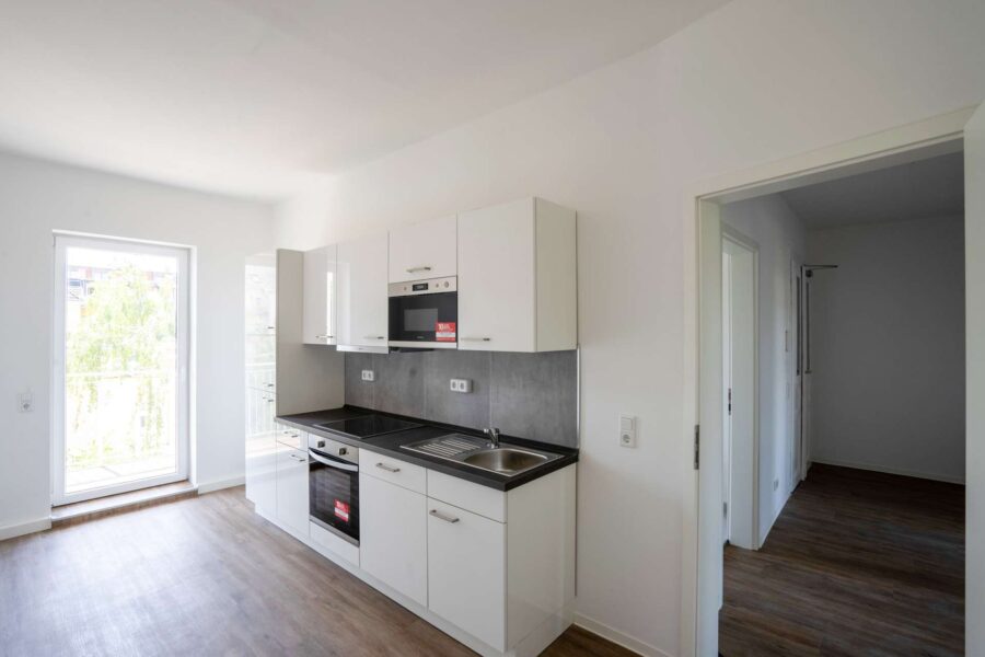 Sanierte 2-Zimmer-Wohnung mit moderner Einbauküche und Balkon in Leipzig-Altlindenau, 04177 Leipzig, Etagenwohnung