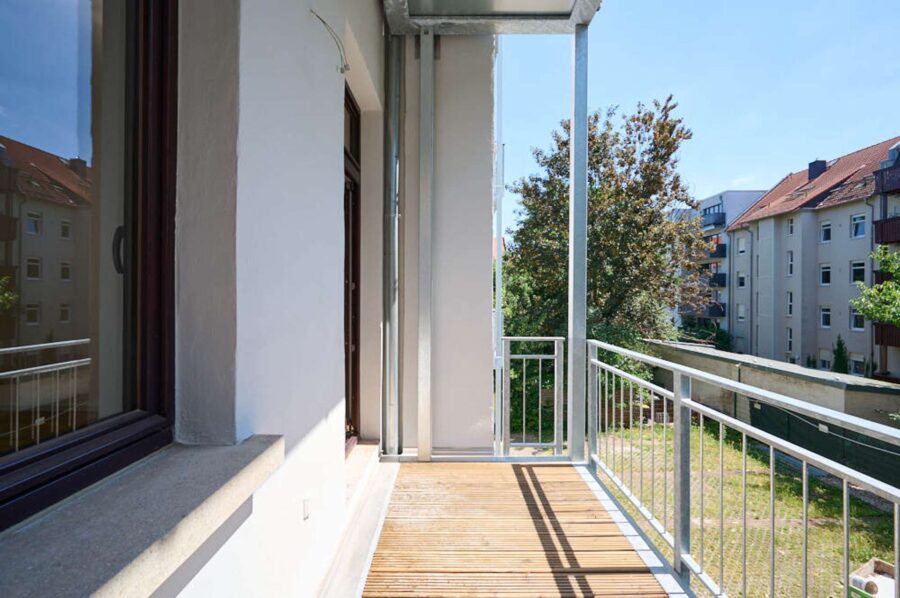 Wohnen im sanierten Altbau: 3-Zimmer-Wohnung mit sonnigem Balkon und EBK in Leipzig-Lindenau, 04177 Leipzig, Etagenwohnung